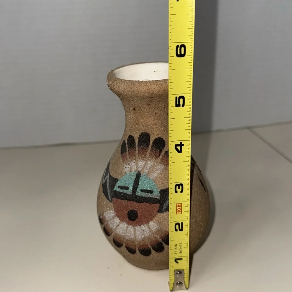 Southwest Navajo Dine Signed Sand Art Pottery Decorative Vase with Tribal Design